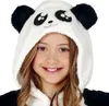 Nahaufnahme der Panda-Kapuze mit aufgenähtem Gesicht und runden schwarzen Ohren. Anteprima dell’immagine prodotto