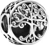A close-up studio shot of a silver Pandora charm shaped like a tree of life. Náhled obrázku produktu
