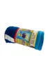 A rolled-up fleece blanket with a product label. Produktbild-Vorschau