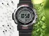 A Casio Pro Trek watch is shown in a split image, with small black and white beads on the left and a wet green leaf on the right. Voir les images du produit