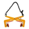 A product shot of an orange lifting clamp with a black chain, isolated on a white background. Náhled obrázku produktu