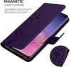 A purple flip case for a smartphone, shown open with the phone screen visible. Text describes the magnetic closure feature. Produktbild-Vorschau