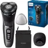 A Philips shaver and its accessories are displayed on a white background. Produktbild-Vorschau