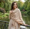 Sciarpa in cashmere da donna, 200x70 cm, color beige Anteprima dell’immagine prodotto 2