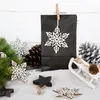 5 Schneeflocken Weihnachtsbaumanhänger aus Holz weiß silber Produktbild-Vorschau 3