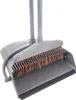 A close-up shot of a gray broom and dustpan set against a white background. Anteprima dell’immagine prodotto