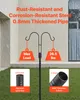 A black shepherd's hook with orange informational tags indicating load capacity and pipe dimensions, set against a blurred background of a house and lawn. Produktbild-Vorschau