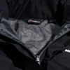 Innenseite der RG Alpha 2.0 Jacke von Berghaus mit Netzfutter und Markenlabel. Náhled obrázku produktu