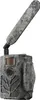 A camouflage-patterned trail camera with an antenna, shown from a side angle against a white background. Voir les images du produit