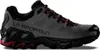 Grauer La Sportiva Ultra Raptor II Leather Woman GTX Schuh mit schwarzer und roter Sohle und roten Schnürsenkeln Produktbild-Vorschau