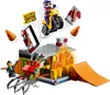 A LEGO City Stunt Park playset with a motorcycle, spider-themed obstacle, and minifigures. Podgląd zdjęcia produktu