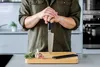 Couteau Santoku 18 cm avec étui, KitchenAid Voir les images du produit 9