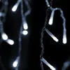 Close-up view of white LED lights on a dark background. Anteprima dell’immagine prodotto