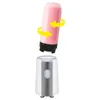 A blender bottle with a pink smoothie is shown being twisted into the base of a blender. Produktbild-Vorschau