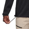 Schwarze Hardshelljacke "Alto Guide HS Hooded Jacket" von Mammut; Detailaufnahme eines Mannes; der den Kordelzug an der Jacke anpasst. Produktbild-Vorschau