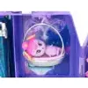 A toy dollhouse accessory with a small doll inside a hanging chair. Produktbild-Vorschau