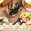 A collection of black plastic spoons, cakes, and bread rolls arranged on a wooden surface, with icons and text indicating suitability for various occasions. Produktbild-Vorschau