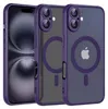 Three iPhone cases are displayed, with the front of one phone visible on the left. Anteprima dell’immagine prodotto