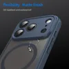Close-up of a blue phone case with water droplets on it, highlighting its waterproof feature. Produktbild-Vorschau