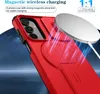 A red phone case is shown with a wireless charger, highlighting magnetic charging capabilities. Voir les images du produit