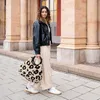 Reisenthel loopbag hobo, Frau, Hobo-Tasche, Produktbild-Vorschau 2