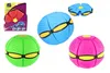 A product shot featuring multiple colorful flat balls and their packaging. Anteprima dell’immagine prodotto