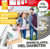 A family standing in front of a house with a mailbox. Produktbild-Vorschau