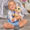 A young girl is sitting on a rug, hugging a stuffed dog. A play tent is in the background. Anteprima dell’immagine prodotto