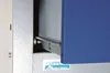 A close-up view of a drawer slide mechanism within a workbench. Produktbild-Vorschau