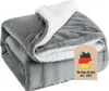 A folded gray and white sherpa blanket is shown. Anteprima dell’immagine prodotto