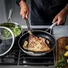 KitchenAid CC006065-001 Bratpfanneset 2-teilig 20+28cm Produktbild-Vorschau 4