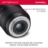 Close-up of the lens mount of a camera lens, highlighting weather sealing features with text overlays. Voir les images du produit
