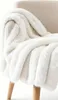 Koc Bunny 150x200 cm 100% mikrofibra 700 g/m² — biały, Podgląd zdjęcia produktu 5