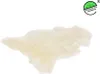 A single sheepskin rug is shown on a white background. Voir les images du produit