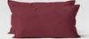 Two burgundy pillowcases are shown side-by-side against a light gray background. Produktbild-Vorschau