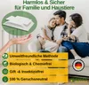 A family is relaxing on a couch, with a product shown in the upper left corner, and feature callouts below. Produktbild-Vorschau