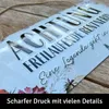 LANOLU Achtung freilaufende Rentnerin Retro Blechschild mit Produktbild-Vorschau 2