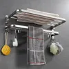 Stříbrný držák na ručníky, který se instaluje bez vrtání – Náhled obrázku produktu 2