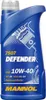 A bottle of Mannol Defender 10W-40 semi-synthetic engine oil. Produktbild-Vorschau