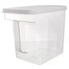 A clear, professional studio shot of a transparent plastic food storage container with a white lid and a handle. Anteprima dell’immagine prodotto