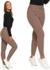 A woman modeling leggings and a top, with a close-up view of the leggings. Produktbild-Vorschau