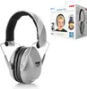 A pair of gray and black children's earmuffs is shown next to its packaging. Voir les images du produit