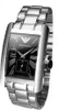A studio shot of a watch. Voir les images du produit