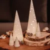 Roues Mini sapin lumineux LED Petit H : 7,5 cm Voir les images du produit 3