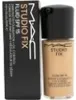 MAC Studio Fix Fluid SPF 15 Fondotinta opaco con controllo Anteprima dell’immagine prodotto 1