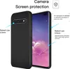 A black phone case is shown next to a smartphone, highlighting its features. Produktbild-Vorschau