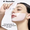 A woman is applying a hydrogel face mask to her face. Produktbild-Vorschau