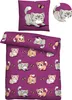 A flat lay of a purple duvet cover and pillowcase set with a repeating pattern of cartoon cats and butterflies. Produktbild-Vorschau