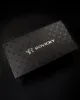 A black gift box with a patterned texture and the brand logo. Anteprima dell’immagine prodotto