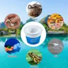 A collage of images showing a pool skimmer basket surrounded by various items it can filter, set against a backdrop of a pool and mountains. Produktbild-Vorschau
